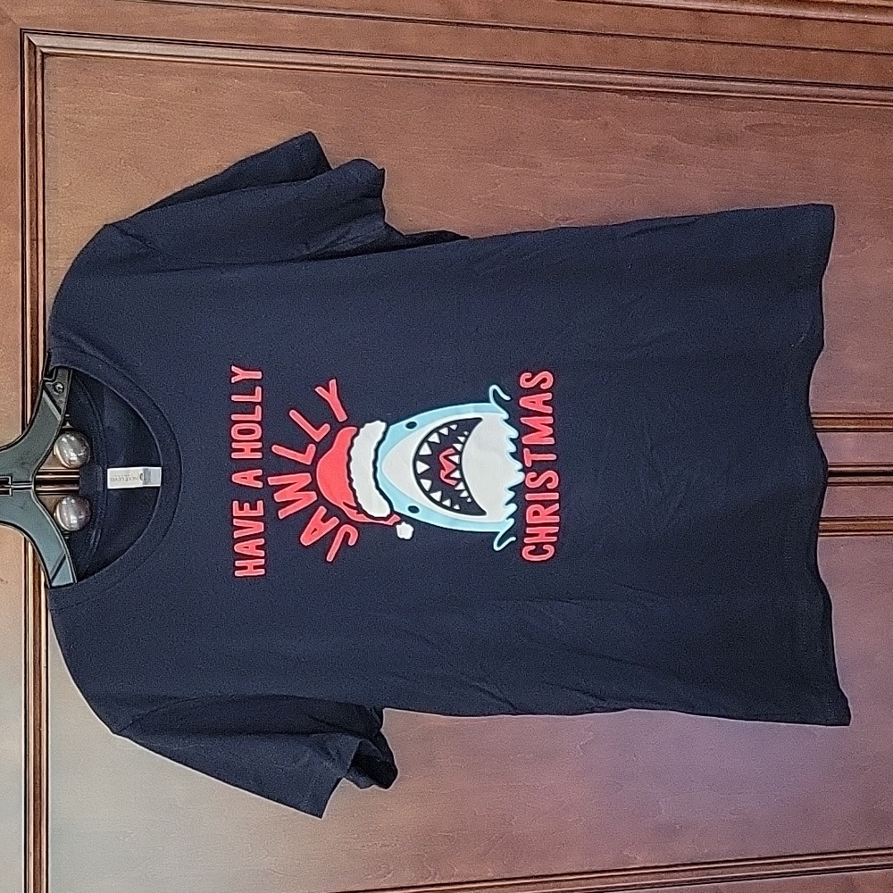 Holly Jawlly Christmas Shark T-shirt XXL Runs Small More Like XL Large - Read